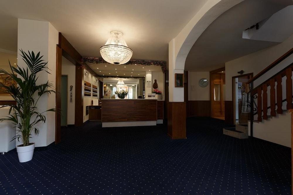 Olympic Regina Hotel Пинцоло Экстерьер фото