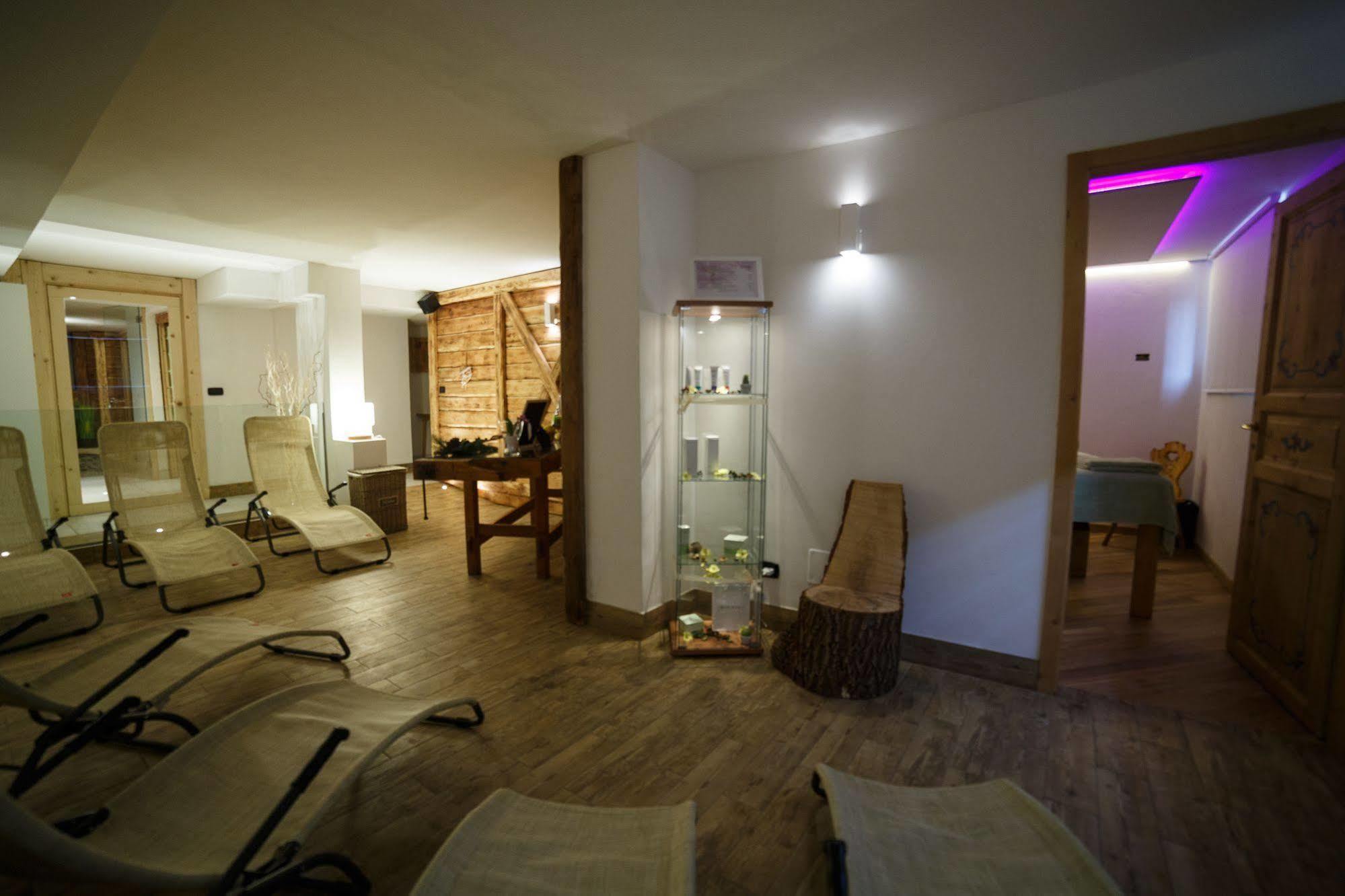Olympic Regina Hotel Пинцоло Экстерьер фото