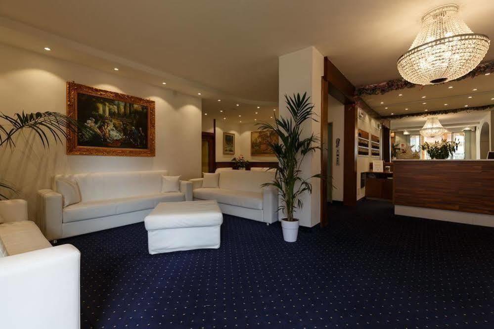 Olympic Regina Hotel Пинцоло Экстерьер фото