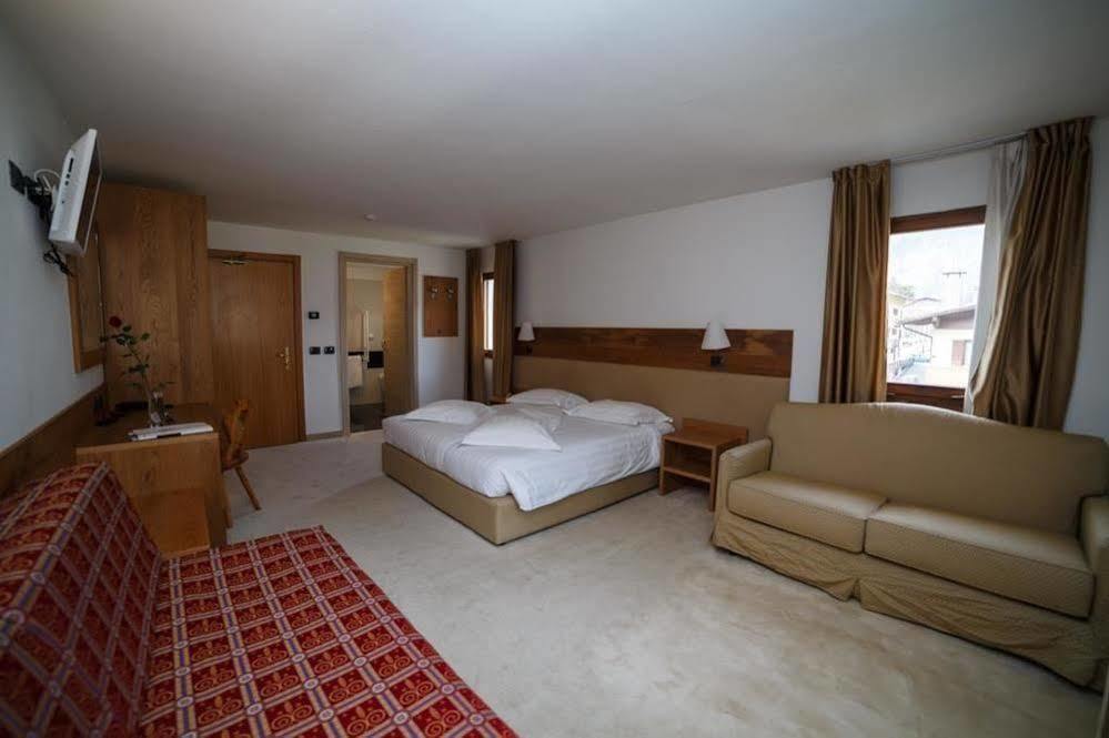 Olympic Regina Hotel Пинцоло Экстерьер фото