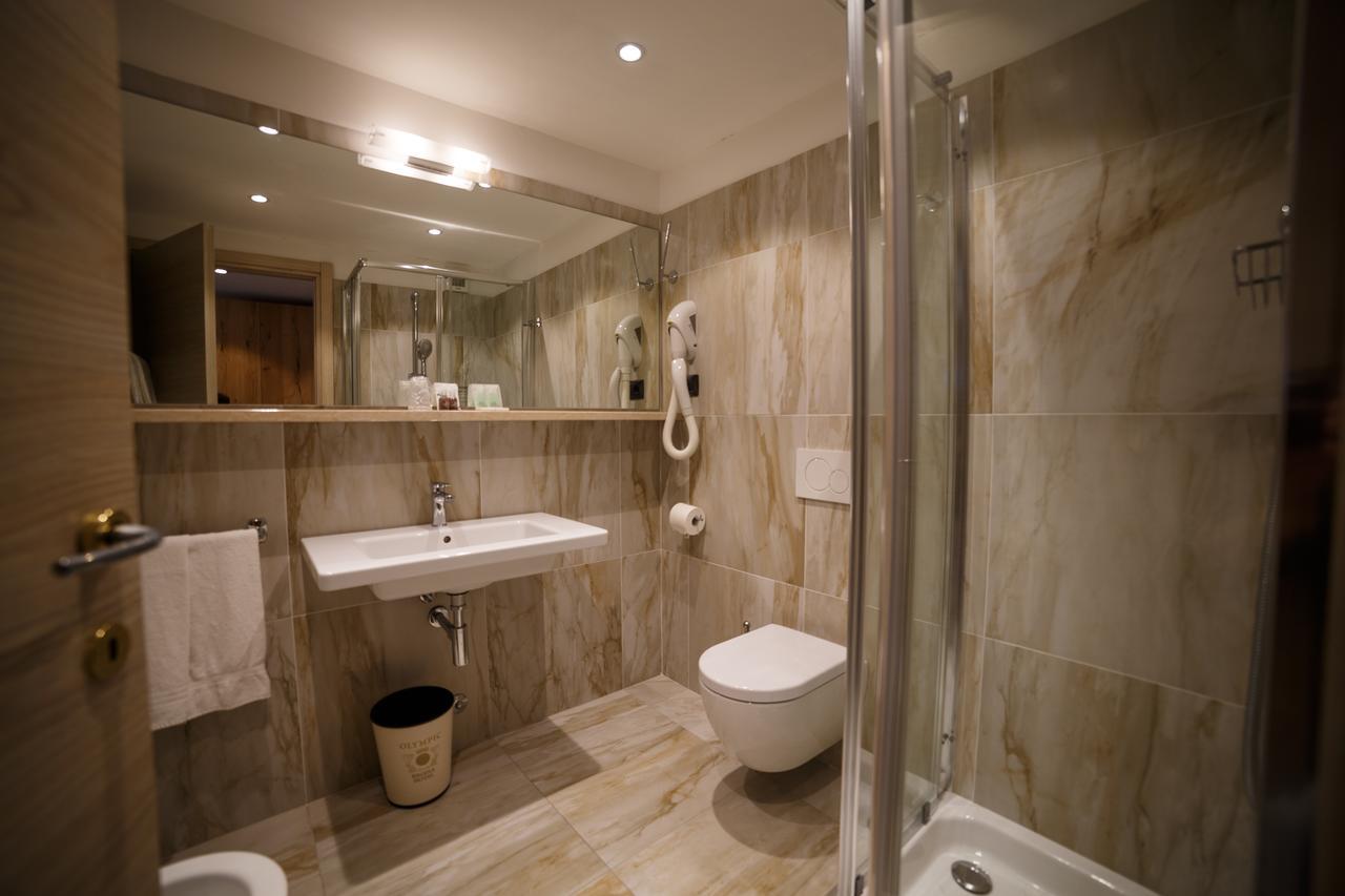 Olympic Regina Hotel Пинцоло Экстерьер фото